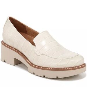 Naturalizer Cream Loafers